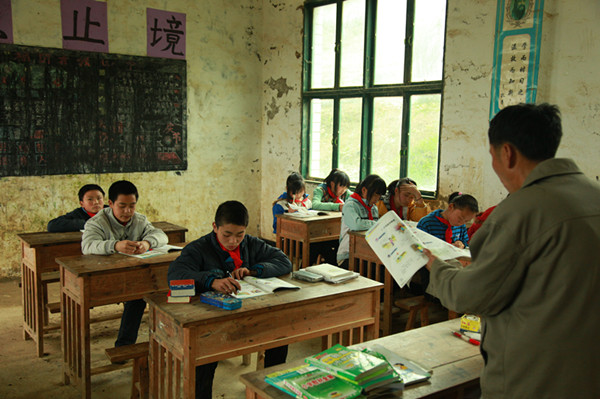 留不住老师,撤点并校实属无奈 留不住老师,撤点并校实属无奈