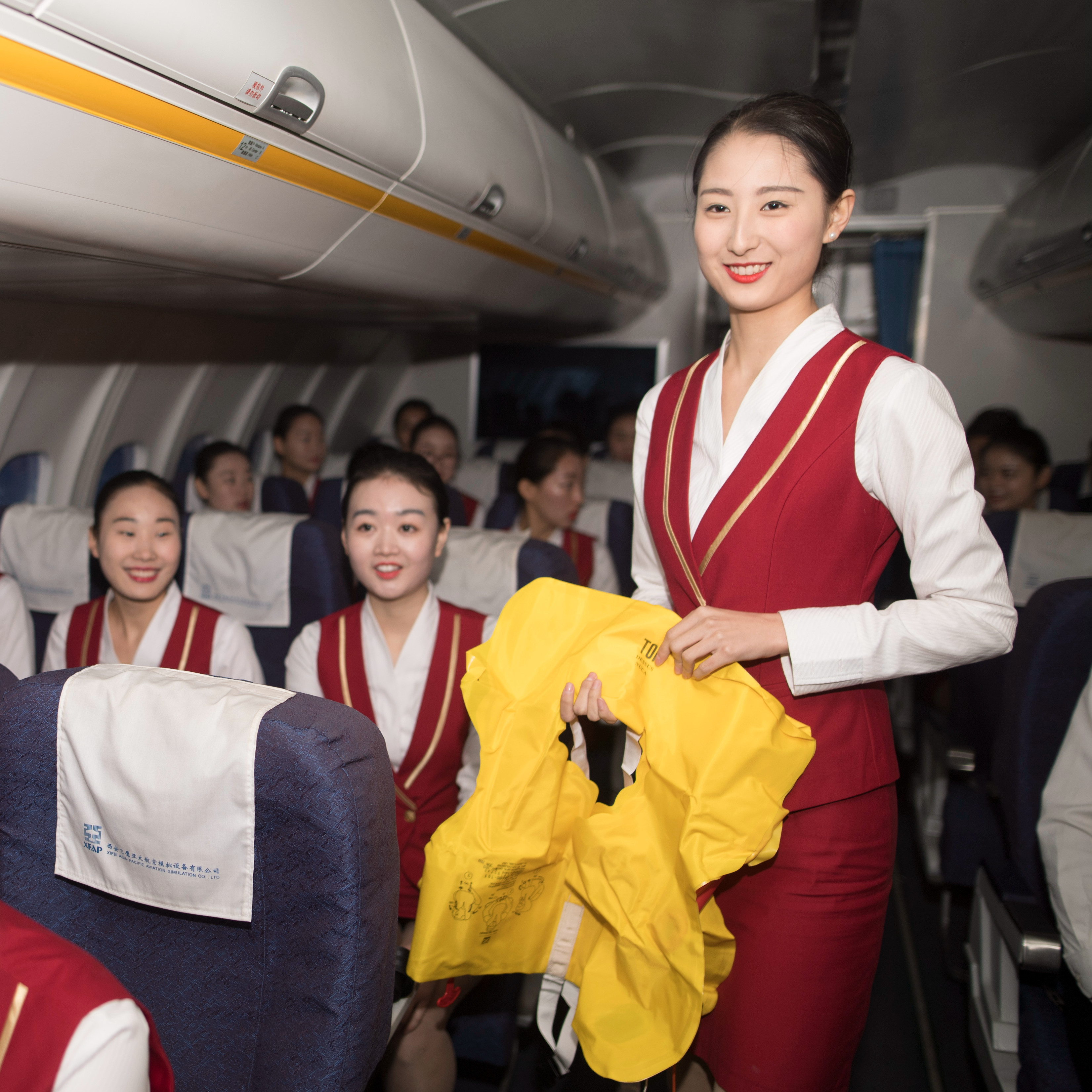 面霸 空乘班颜值爆表 背后辛酸鲜为人知_中国