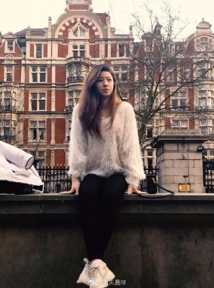 富家小姐妹同時被牛津、劍橋錄取，沒錢還能素質教育嗎？