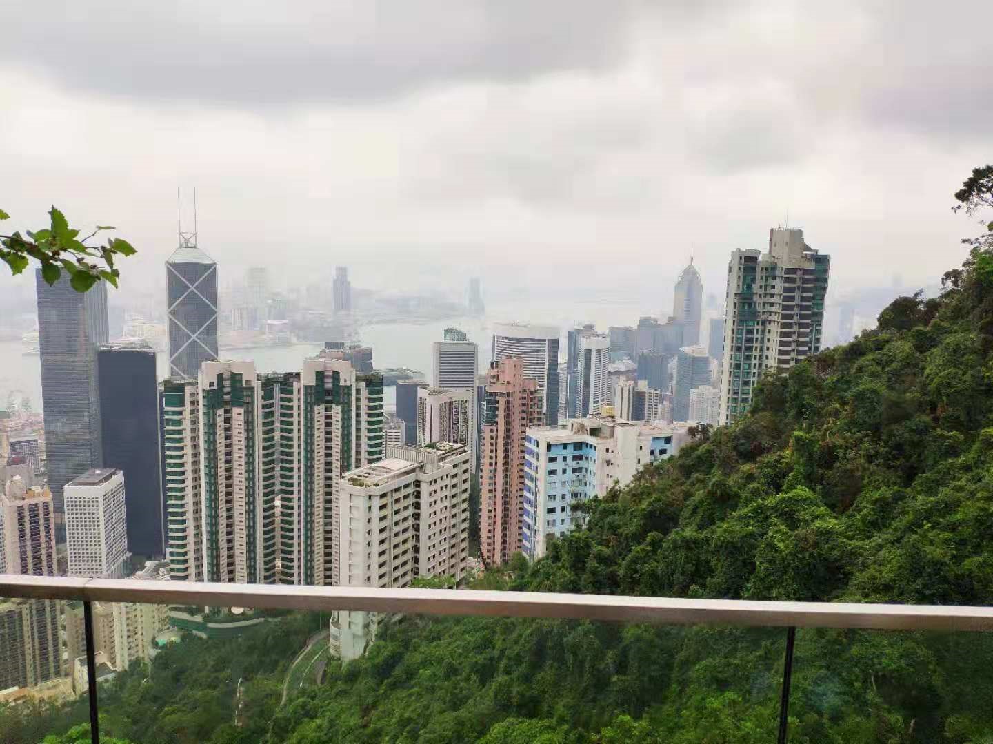 花了十年，我把房子从北京买到了香港。