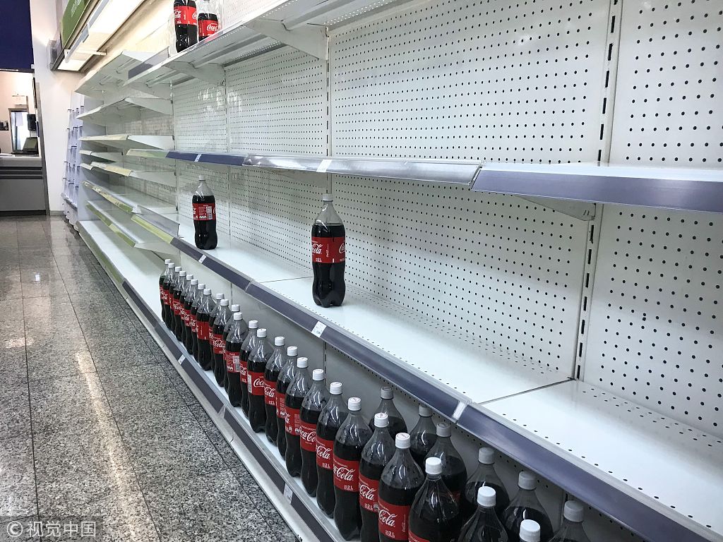 当地时间2018年8月28日，委内瑞拉加拉加斯，超市货架空空如也