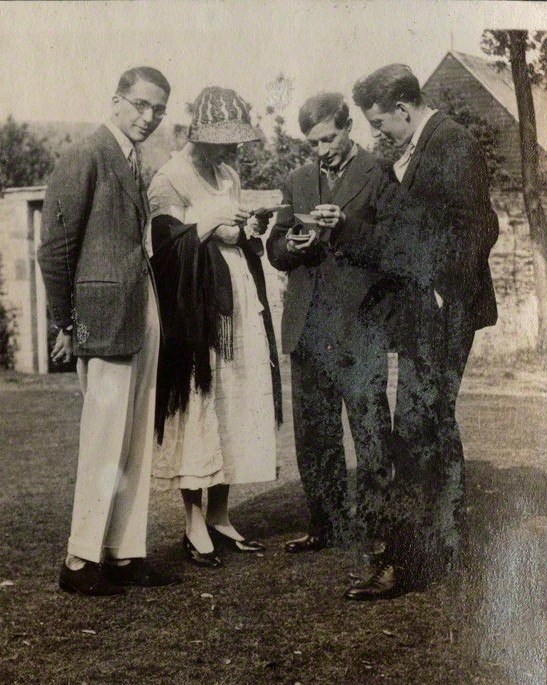 来往于布鲁姆斯伯里文学小组的Vanessa Bell 来往于布鲁姆斯伯里文学小组的Vanessa Bell