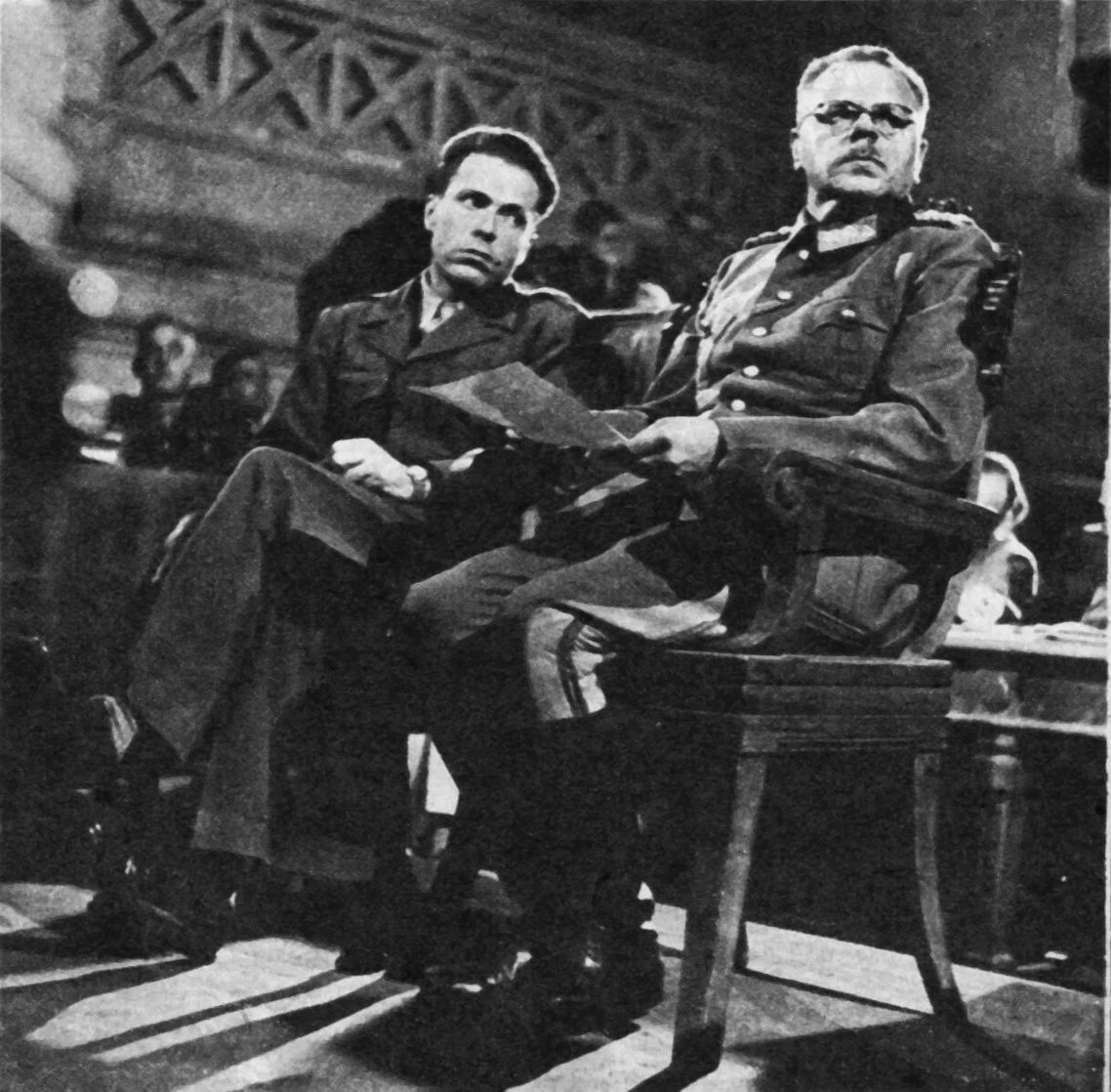 1945年的赫希曼(左) 1945年的赫希曼(左)
