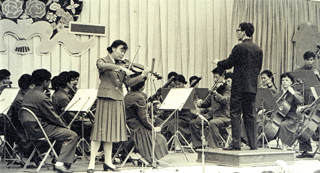 1977年,广州友谊剧院演出 1977年,广州友谊剧院演出