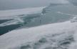 大海被冻住了 航拍天津塘沽海域现巨大“裂痕”