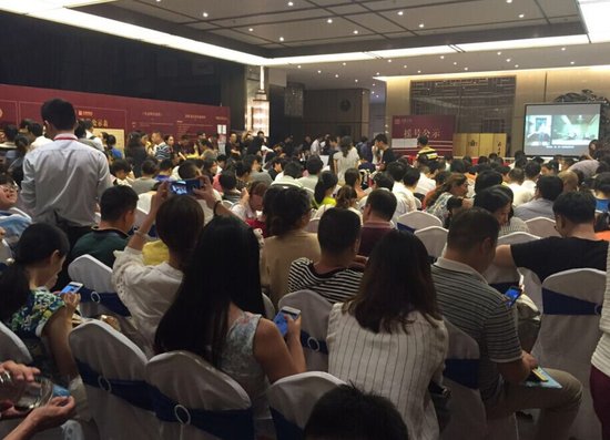 300组客户抢96套房 河西中部豪宅单价涨1000