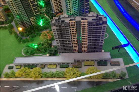 大华锦绣华城:19-155㎡家乐福沿街旺铺 投资多