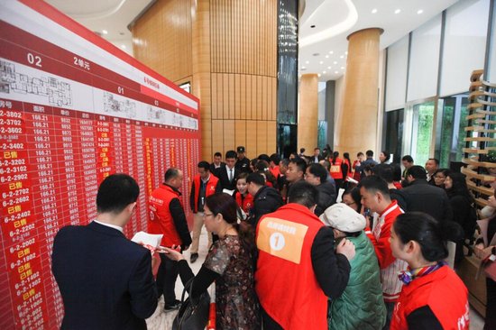 绿城开盘再造传奇 165套房源2小时极速售罄狂