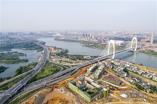 南宁第19座跨邕江大桥下月底通车图片