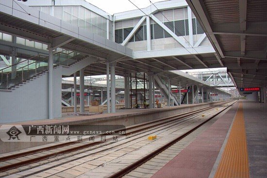 贵广高铁26日开通 桂林北火车站开行旅客列车