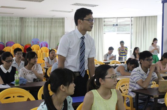 招商地产广西民族大学校园招聘会圆满举行