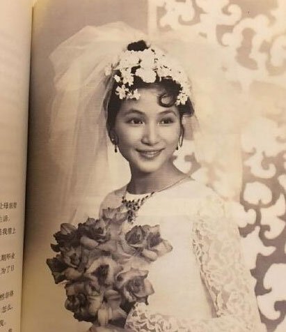 郑佩佩结婚照 郑佩佩结婚照