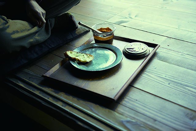 抱著硅膠娃娃回家的日本人在想什麼？