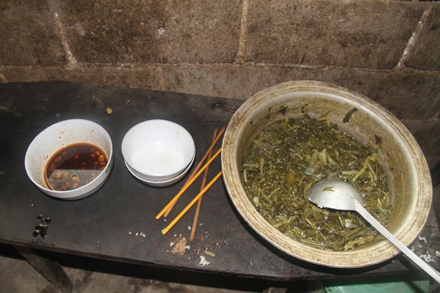 刚吃过饭,碗还没洗 刚吃过饭,碗还没洗