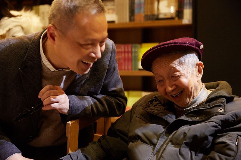 我和老先生在2018年初在成都“腾讯·大家”主办的活动上 我和老先生在2018年初在成都“腾讯·大家”主办的活动上