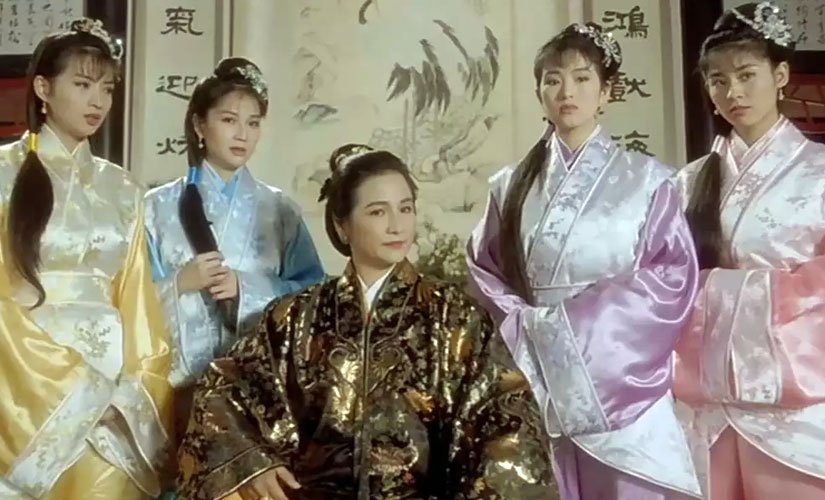 即使青春貌美的四香在侧,华夫人也毫不输阵 即使青春貌美的四香在侧,华夫人也毫不输阵