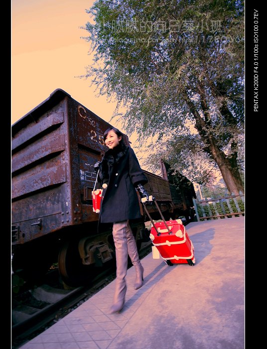 成都美女小腻腻的时尚大片_购物画报_ 拍拍网