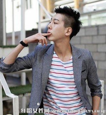 <em>男生</em>定位烫发型+<em>男生</em>定位<em>烫短发发型图片</em>大全