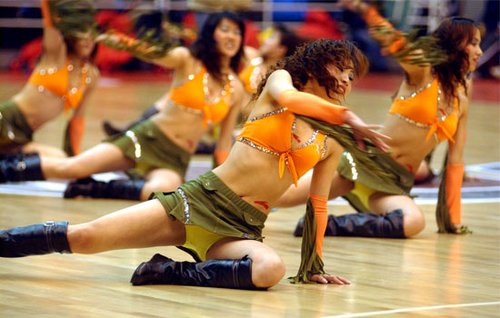 cba拉拉队性感图片_cba拉拉队收入