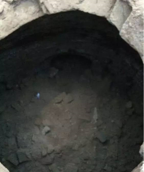 清丰县韩村乡发现多个古代墓穴,墓穴呈北斗七