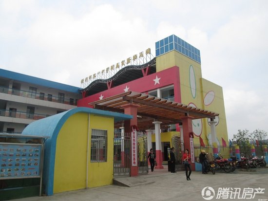 3月25日区教育系统领导对钦州一中附幼赛格分