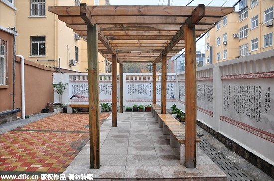 花了150万 将70年代老楼改造变身成中国风庭院