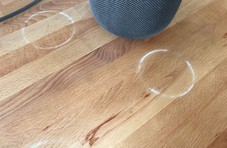 HomePod 会在木质家具表面留下白色环形印记