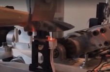 会戗菜刀的机器人 刀刃钝了再不求人