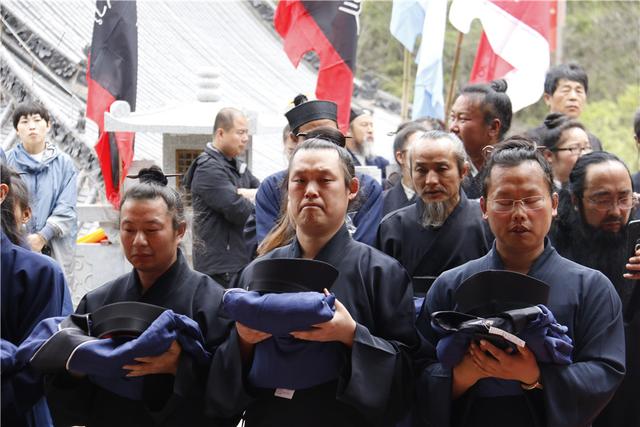 龙门洞道院隆重举行传统龙门派冠巾法会