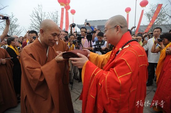 邢台大开元寺中兴重光暨明憨法师升座