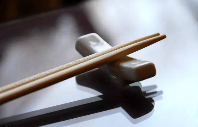中国人使用筷子用餐是从远古流传下来的(资料图 图源网络)