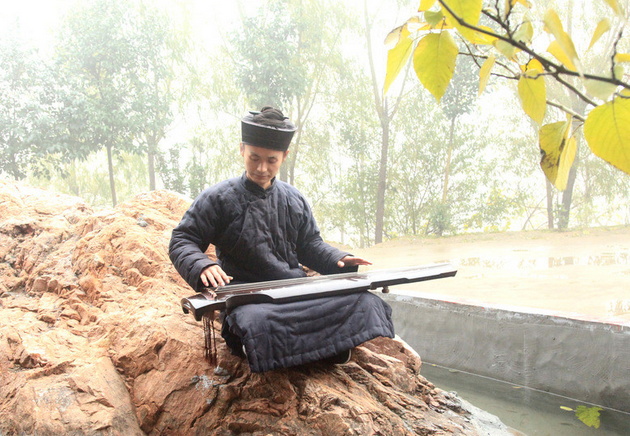 据《汉天师世家》云:"汉安二年七月一日,登青城山.