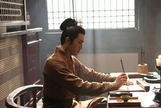 高铁又现霸座女:学识与人品之战何时休?