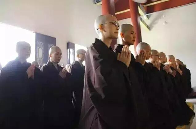 澳门澳门威尼斯人度假村 曾经长发及腰 如今出家多好