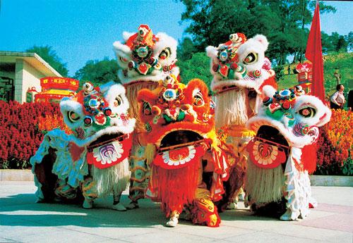 广东春节习俗:舞狮拜年讨吉祥