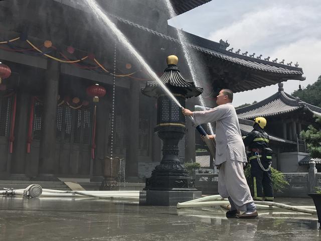 奉化区佛教场所消防培训在雪窦寺举行
