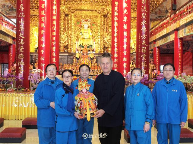 墨西哥道士景威:西王母跳进我的心中