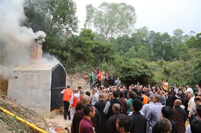 深圳弘法寺首座白云长老荼毗法会隆重举行