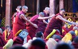 西藏百名僧人获得格西学位