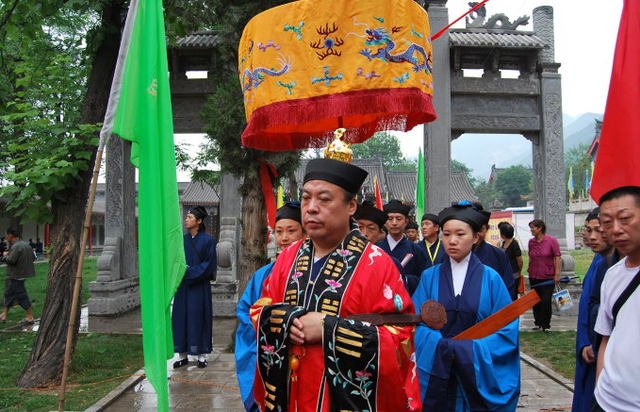 高校首个华山道派与道教艺术研究院成立