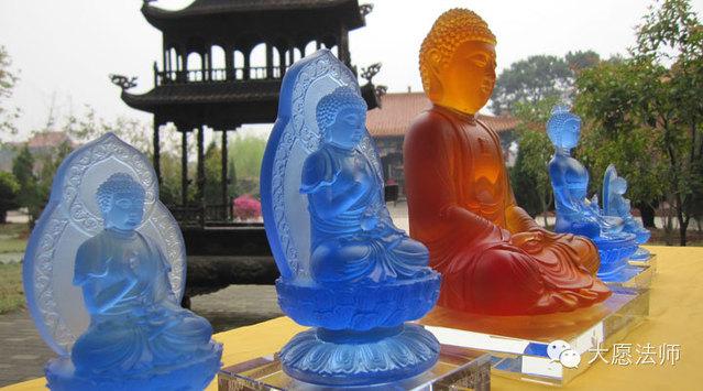 药师法门用六个字来概括就是:生活 生命 生死