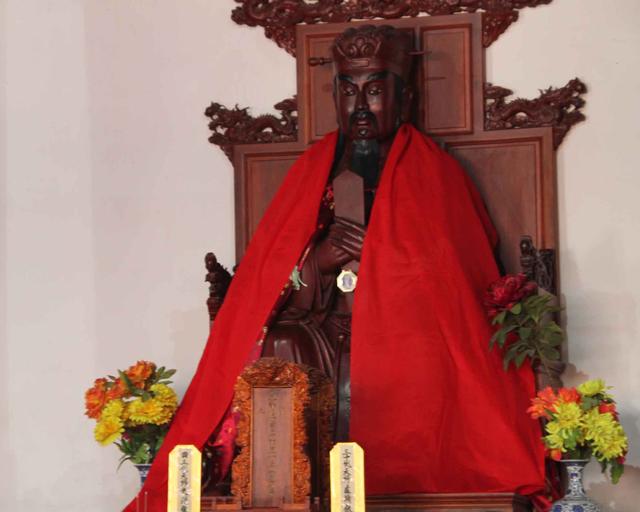 张宇初二天师牌位请入大连唐王宫三官殿天官神像前