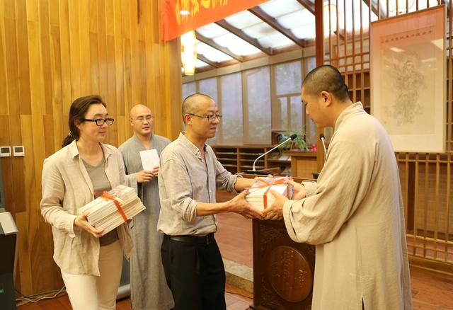 穿越晚清,民国杭州寺院老照片结集刊印 《佛法之渊》首发