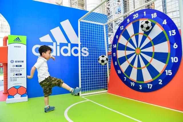 父子齐上阵 感受俄罗斯世界杯之夏