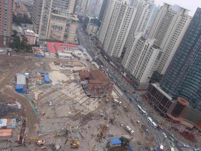 跨越10年,历时13天;2010年2月7日,查公馆整栋建筑成功平移