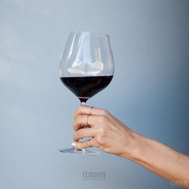 从握杯方式看你的性格特点