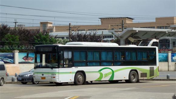 上海交通,公安部门今天严查公交走高速超载