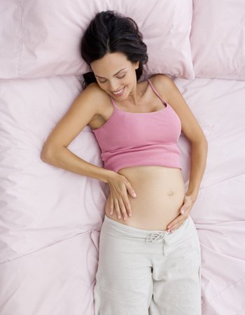 孕晚期睡姿对胎儿以及孕妇有何影响?