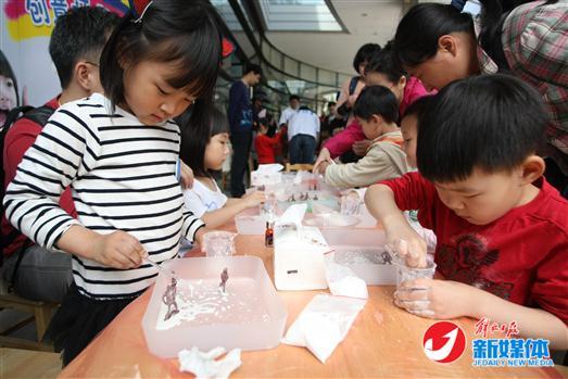 给学龄前孩子充分游戏时间