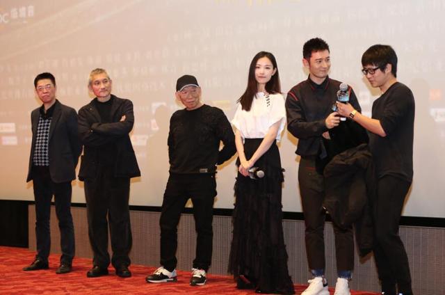 黄晓明、韩寒惊喜现身《奇门遁甲》上海首映